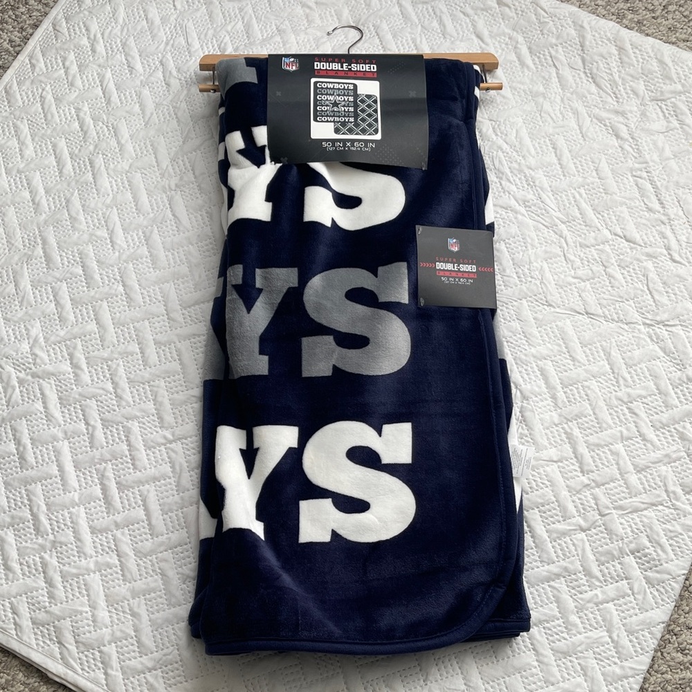 NFL Dallas Cowboys Super soft double sided Blanket - Navy and White.